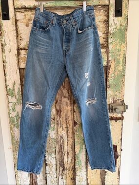 Classic Levi’s 501 Distressed Blue Jeans size 27
